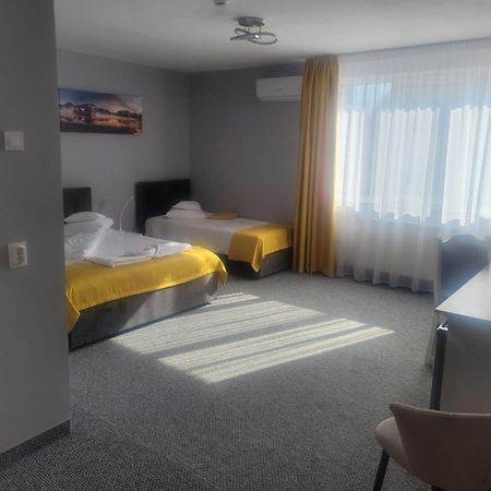 קלוז'-נאפוקה Hotel Delaf מראה חיצוני תמונה